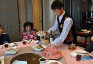 那年初中同学辍学打工赚钱